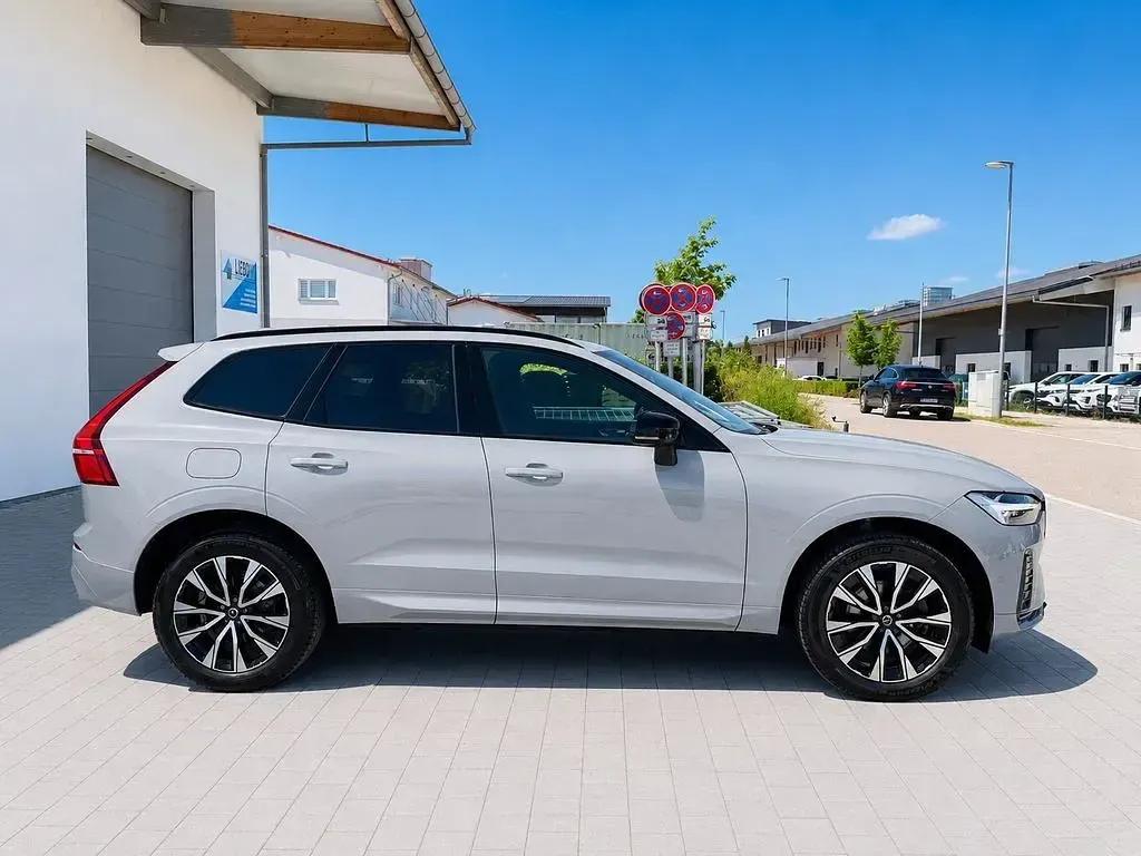 Gebraucht Volvo XC60 Plus 250 PS (183 kW) 2025 Vapour grey SUV
