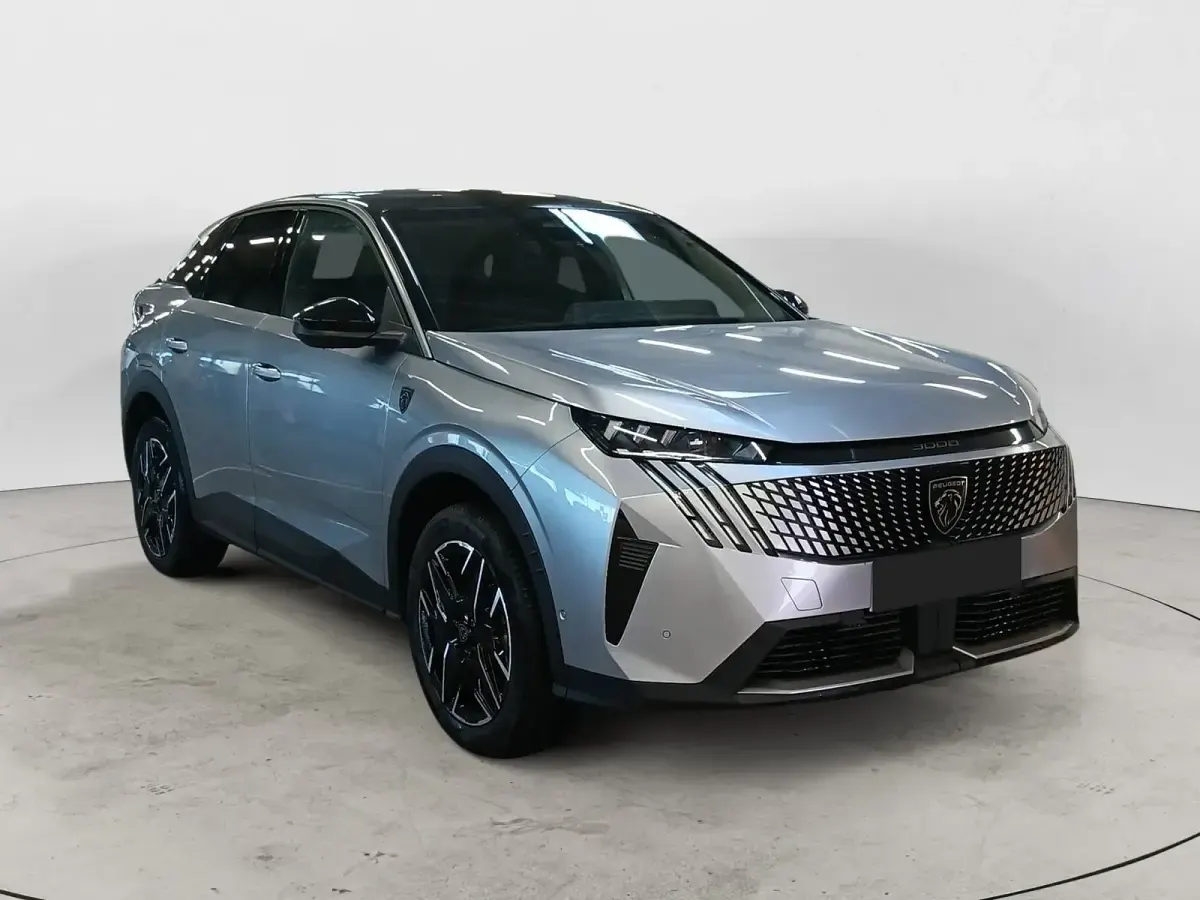Gebraucht Peugeot 3008 GT 136 PS (100 kW) 2025 Grau (gris artense) SUV