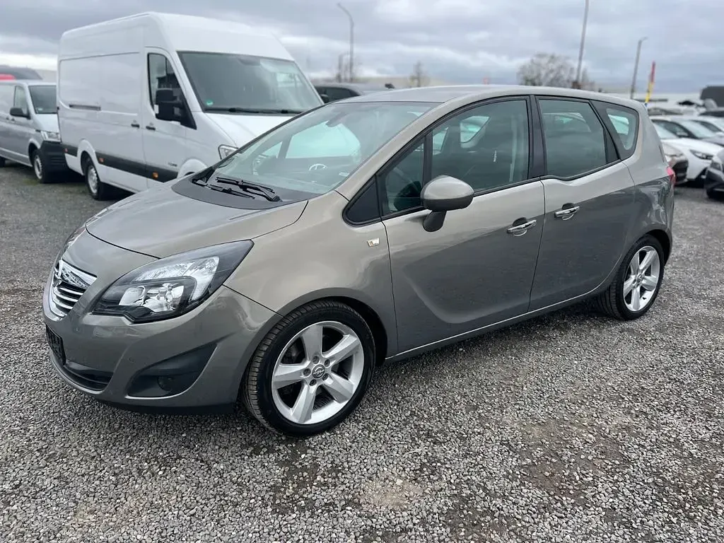 Gebraucht Opel Meriva Innovation 101 PS (74 kW) 2011 Braun Van / Kleinbus