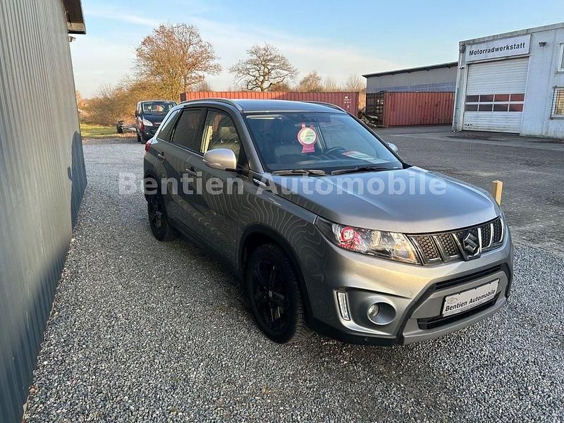 Gebraucht Suzuki Vitara Comfort 140 PS (102 kW) 2019 Grau SUV
