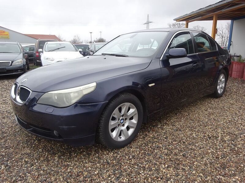 Blau Gebraucht 2004 BMW 530 Limousine | 2.800 € (Superpreis) - Bild 1/4