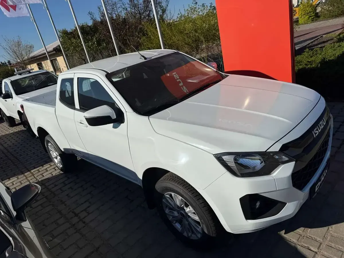 Neu Isuzu D-Max 163 PS (119 kW) 2025 Obsidan gray pearleffekt Pickup
