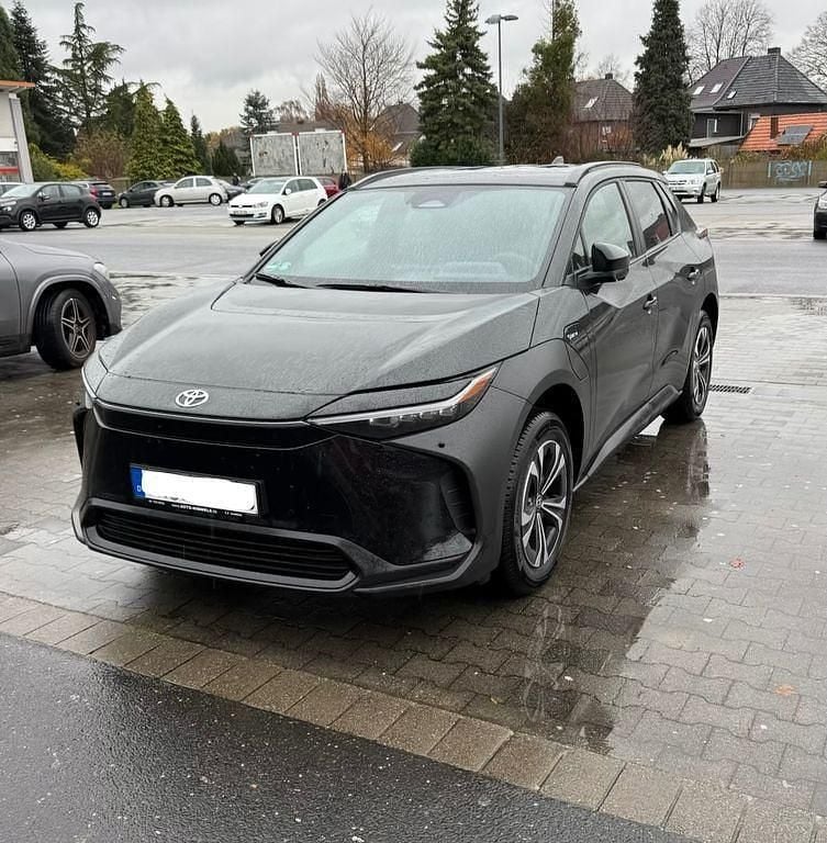 Gebraucht Toyota bZ4X 150 kW (204 PS) 2025 Schwarz SUV