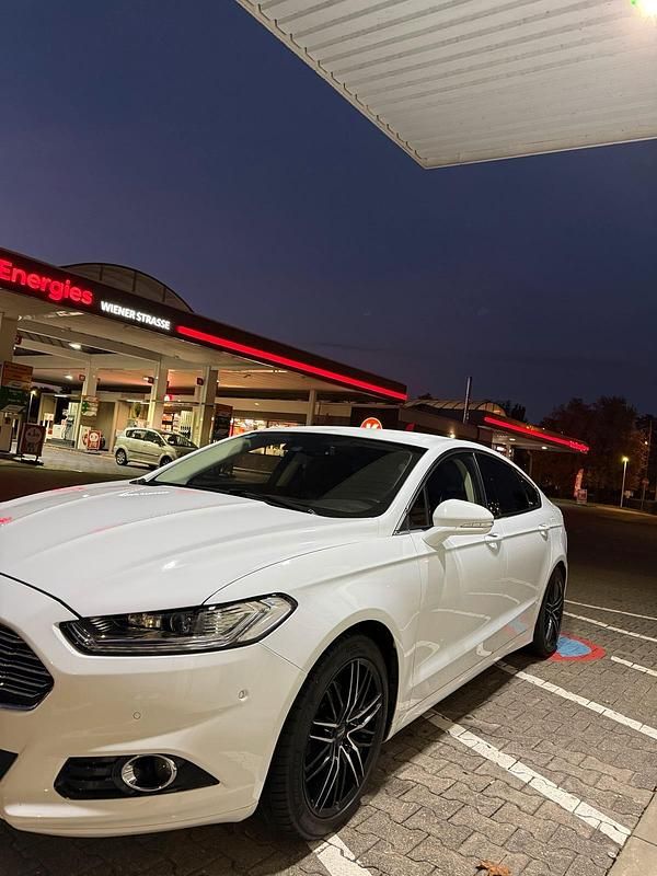 Second-hand Ford Mondeo 180 CP (132 kW) 2018 Alb Berlinǎ