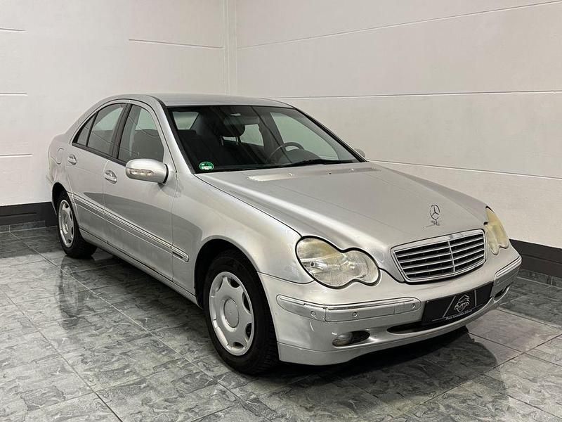 Silber Gebraucht 2000 Mercedes C180 Elegance Limousine | 3.590 € (Fairer Preis) - Bild 1/4