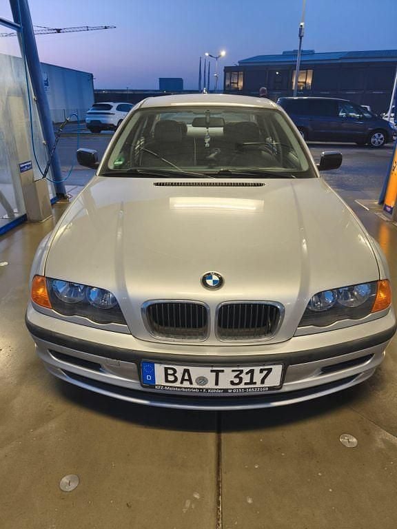 Gebraucht BMW 316 105 PS (77 kW) 1999 Silber Limousine