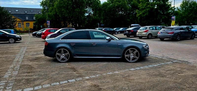 Grau Gebraucht 2014 Audi S4 Limousine | 22.222 € (Fairer Preis) - Bild 1/4