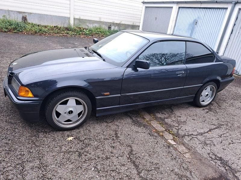 Blau Gebraucht 1995 BMW 316 Coupé | 7.400 € - Bild 1/4
