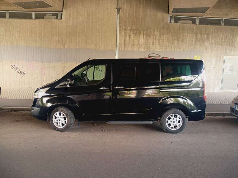 Schwarz Gebraucht 2013 Ford Tourneo Custom Titanium Van / Kleinbus | 15.500 € (Superpreis) - Bild 1/4