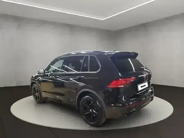 Gebraucht VW Tiguan R-line 190 PS (139 kW) 2023 Deep black perleffekt SUV