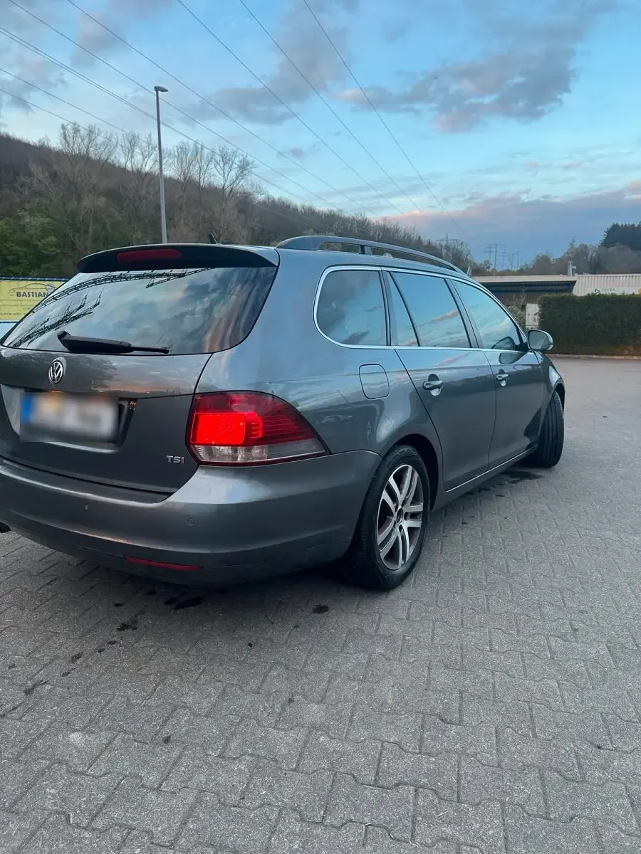 Gebraucht VW Golf VI 122 PS (89 kW) 2009 Grau Kleinwagen