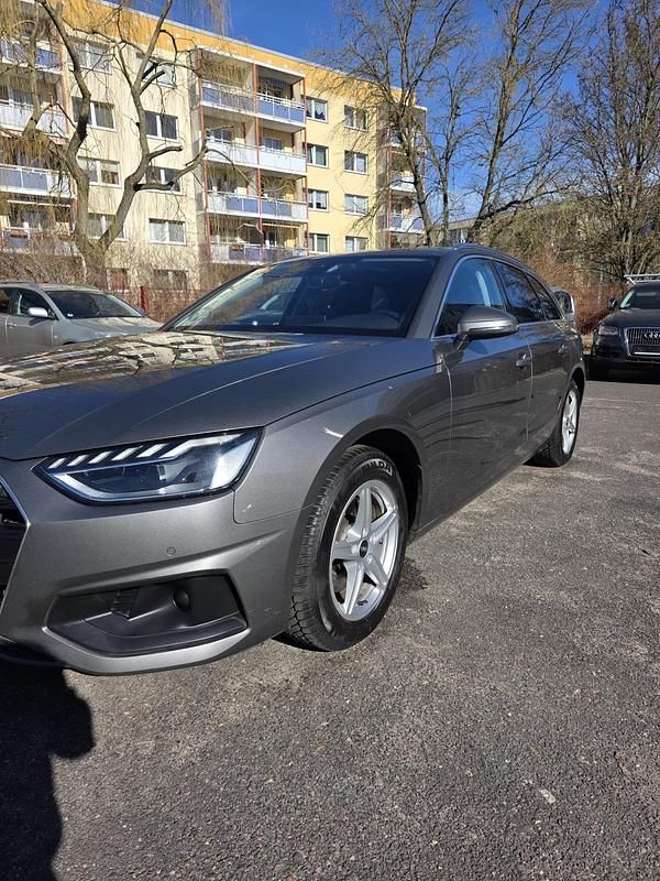 Gebraucht Audi A4 163 PS (119 kW) 2021 Grau Kombi