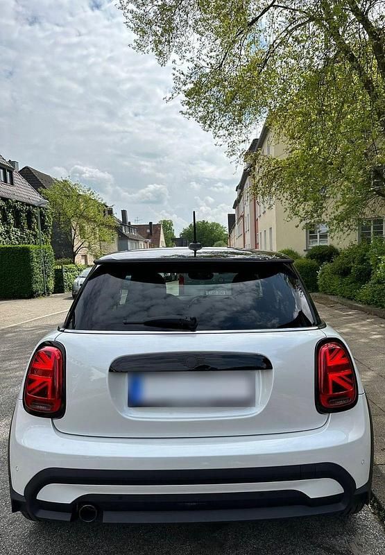 Gebraucht Mini Cooper 136 PS (100 kW) 2023 Weiß Kleinwagen
