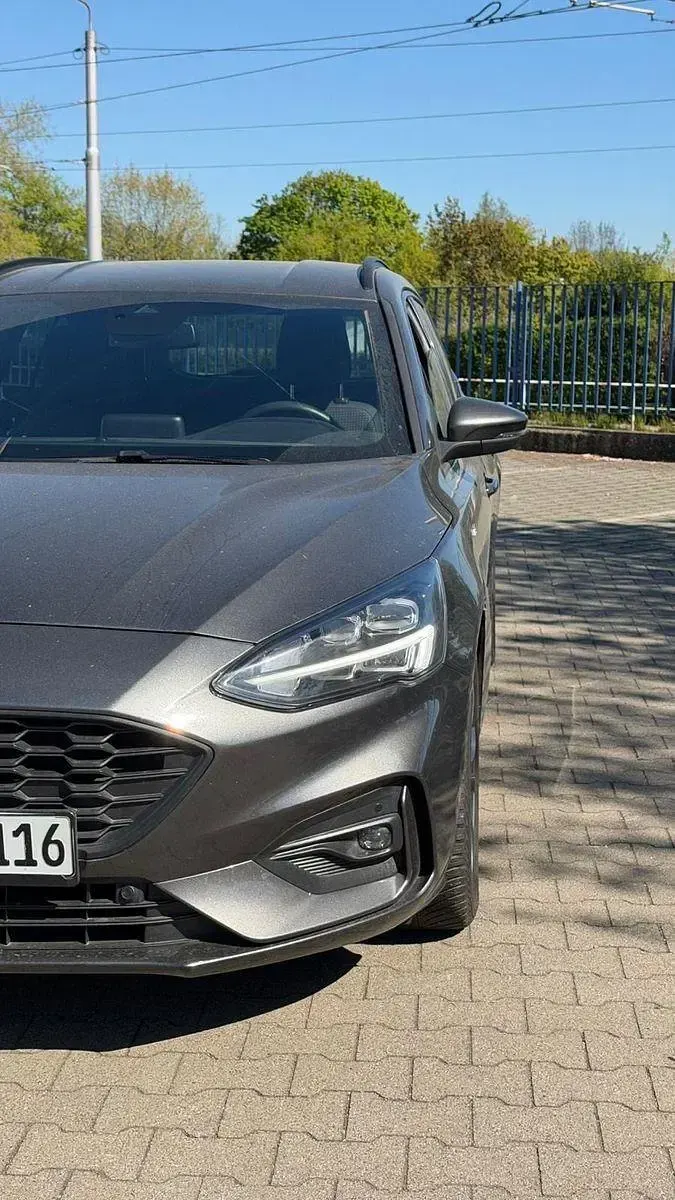 Usado Ford Focus ST-Line 150 CV (110 kW) 2020 Gris Familiar