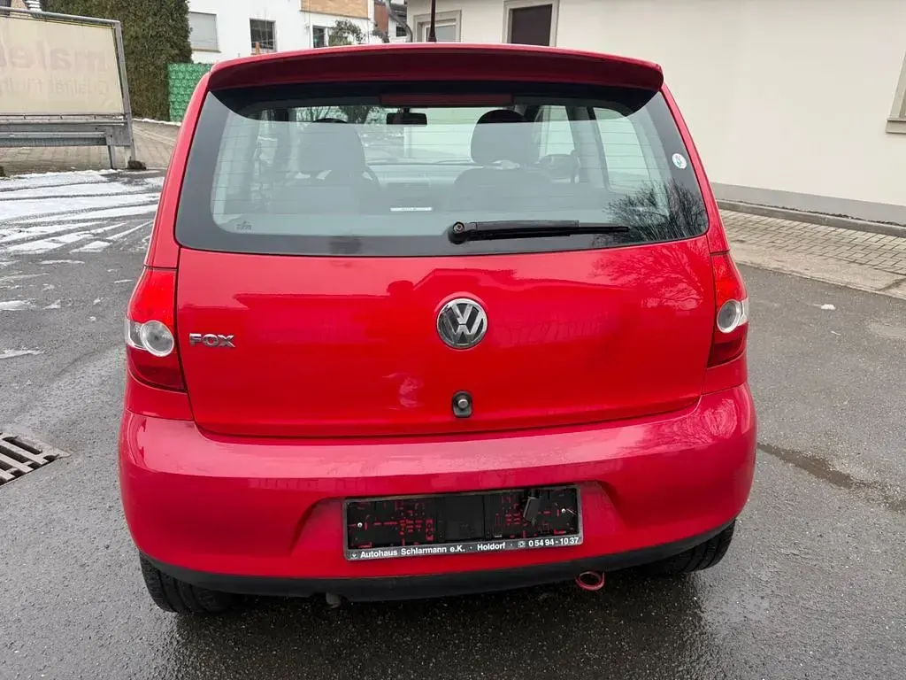 Używany VW Fox Style 60 KM (44 kW) 2011 Czerwony Hatchback