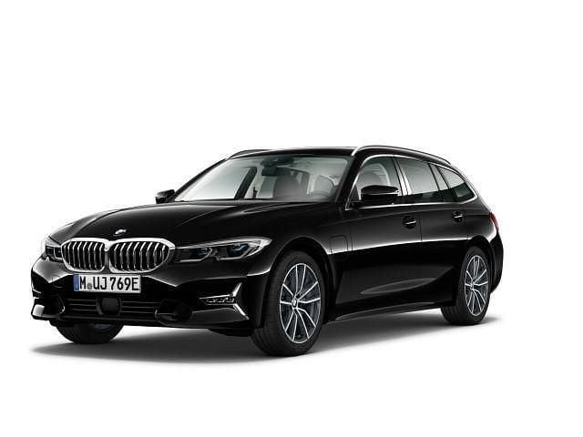 Schwarz Gebraucht 2021 BMW 320e Luxury Line Kombi | 27.860 € (Etwas zu teuer) - Bild 1/4