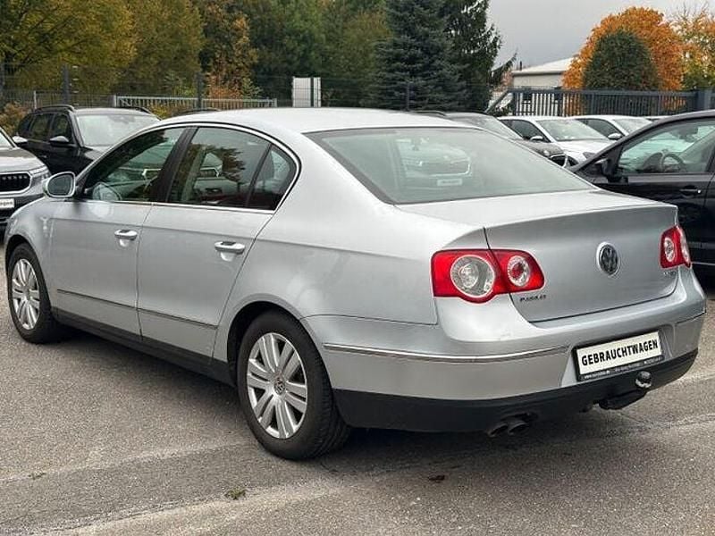 Używany VW Passat Highline 140 KM (102 kW) 2006 Srebrny Sedan/Limuzyna
