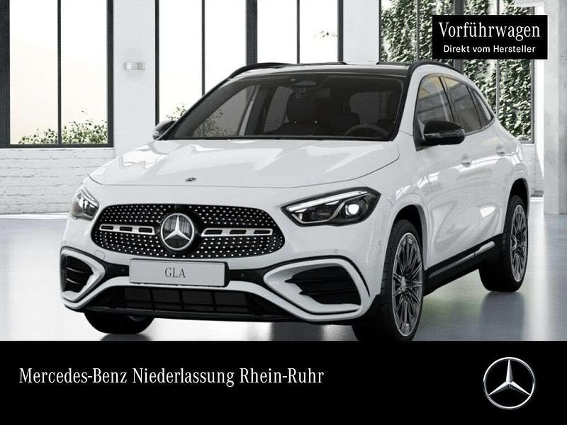 Weiß Gebraucht 2025 Mercedes GLA200 AMG SUV | 50.490 € - Bild 1/4