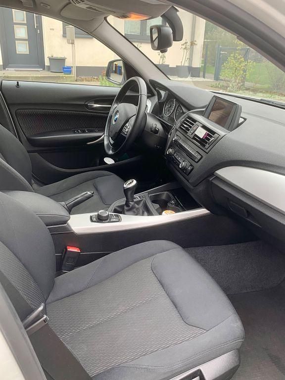 Gebraucht BMW 114 Advantage 102 PS (75 kW) 2012 Weiß Kleinwagen