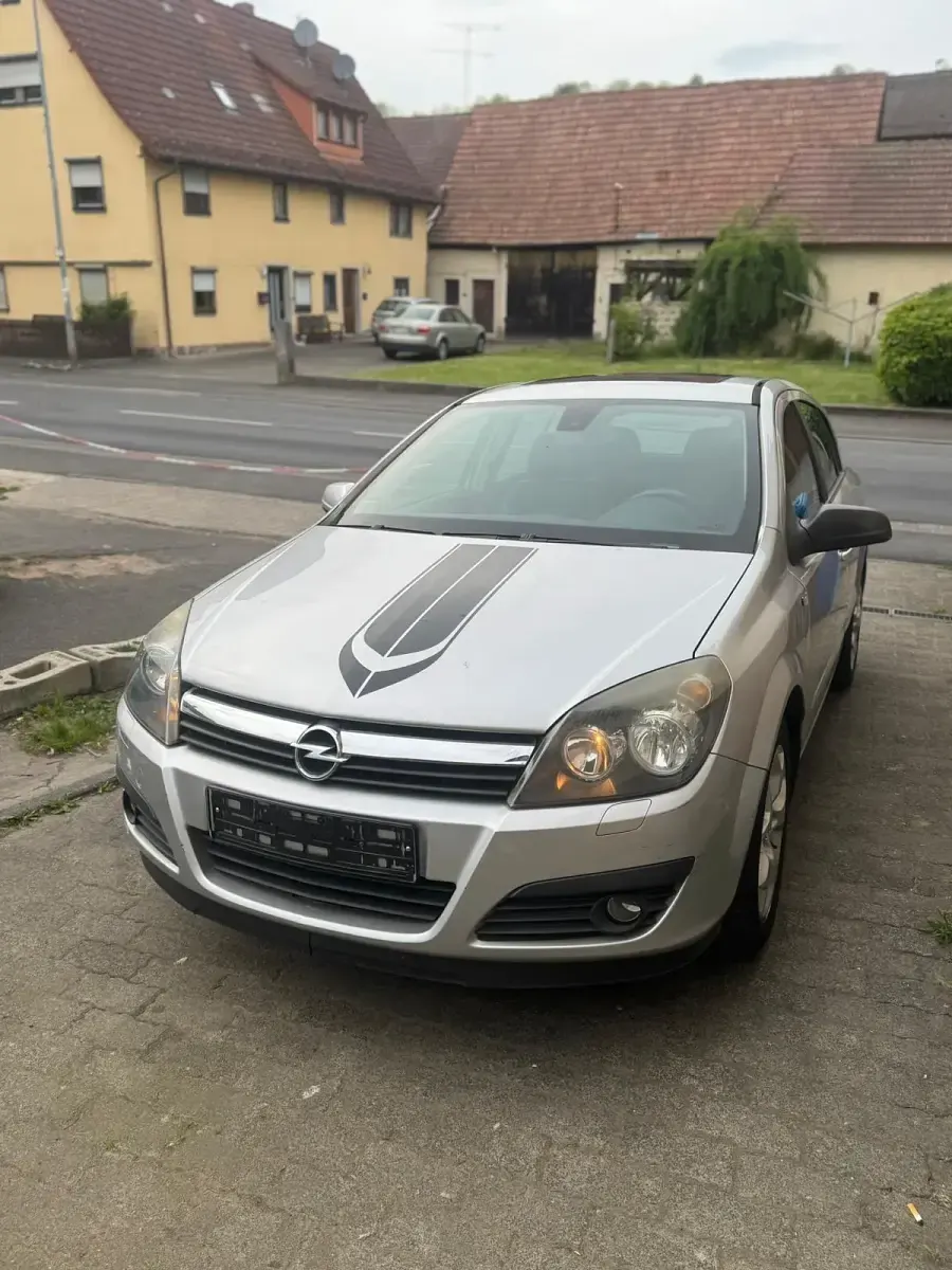 Gebraucht Opel Astra Sport 140 PS (102 kW) 2006 Silber Kleinwagen