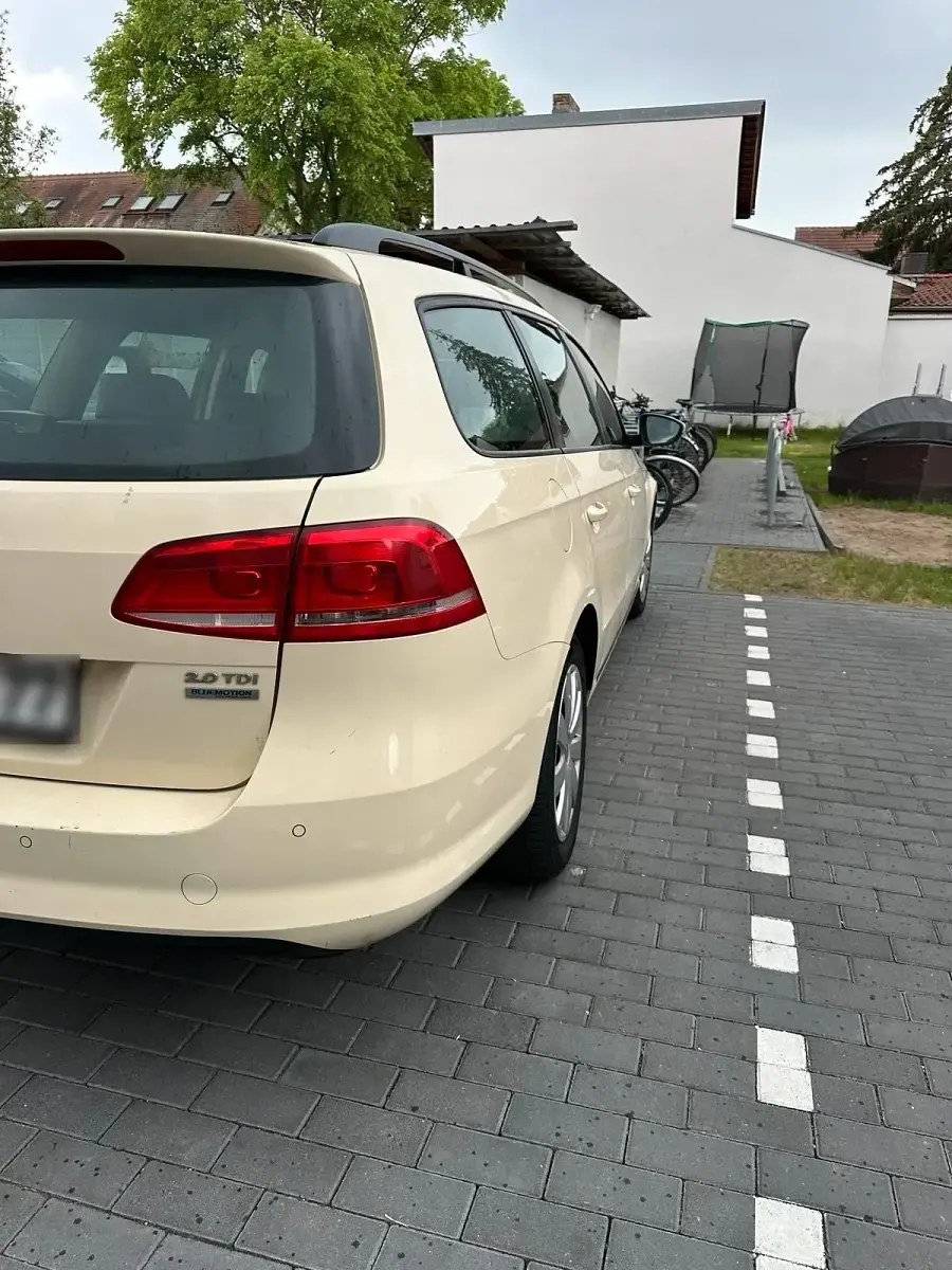 Gebraucht VW Passat 140 PS (102 kW) 2012 Gelb Kombi