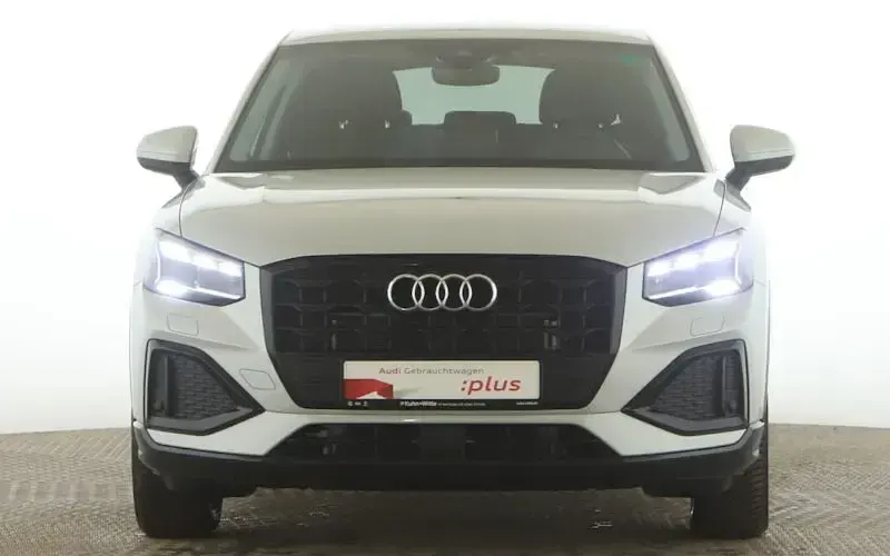 Gebraucht Audi Q2 Advanced 150 PS (110 kW) 2025 Silber SUV