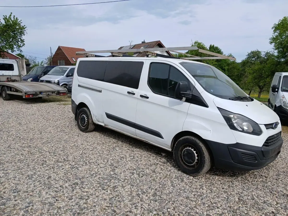 Second-hand Ford Transit Custom 101 CP (74 kW) 2014 Alb Monovolum