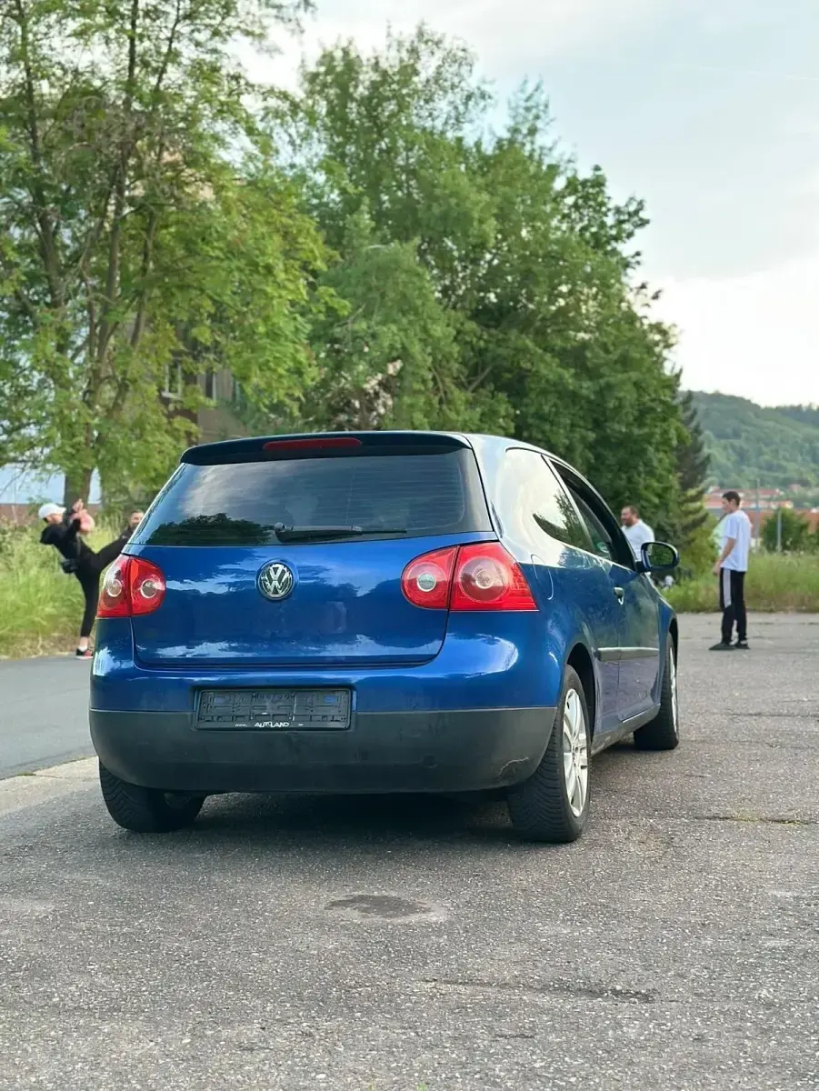 Gebraucht VW Golf 115 PS (84 kW) 2004 Blau Coupé
