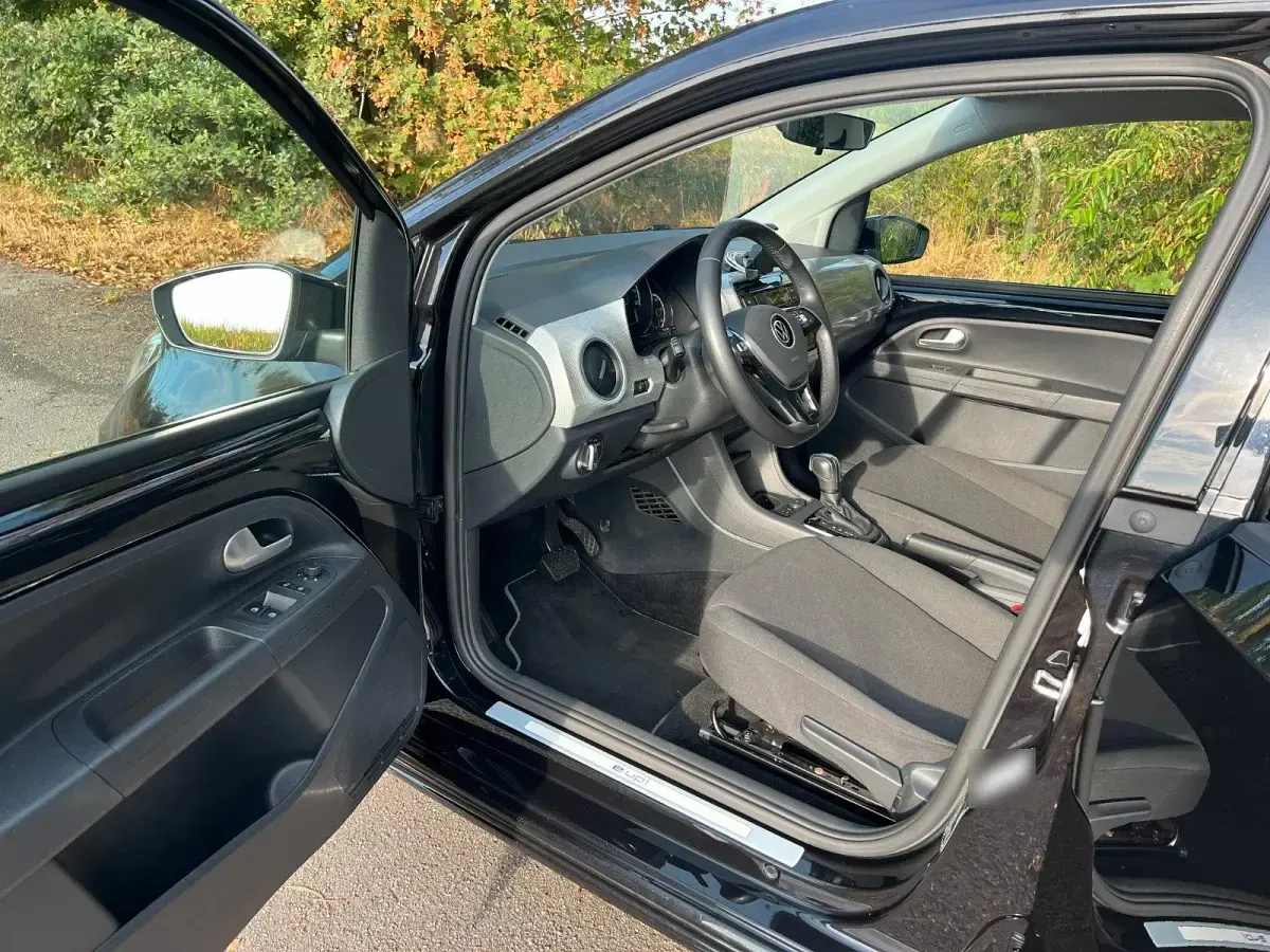 Gebraucht VW e-up! Style 59 kW (81 PS) 2022 Schwarz Kleinwagen