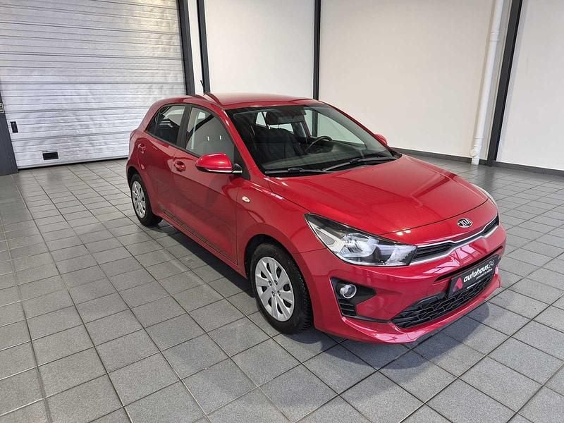 Rot Gebraucht 2021 Kia Rio Edition 7 Kleinwagen | 9.890 € (Guter Preis) - Bild 1/4