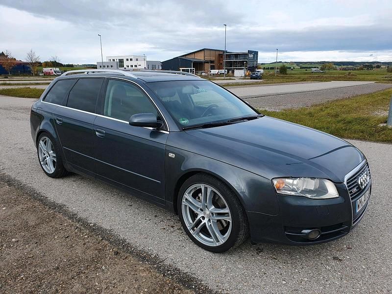 Grau Gebraucht 2005 Audi A4 Kombi | 2.100 € - Bild 1/4