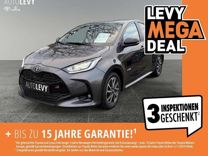 Grey metallic Gebraucht 2023 Toyota Yaris Hybrid Sport Kleinwagen | 20.990 € (Fairer Preis) - Bild 1/4