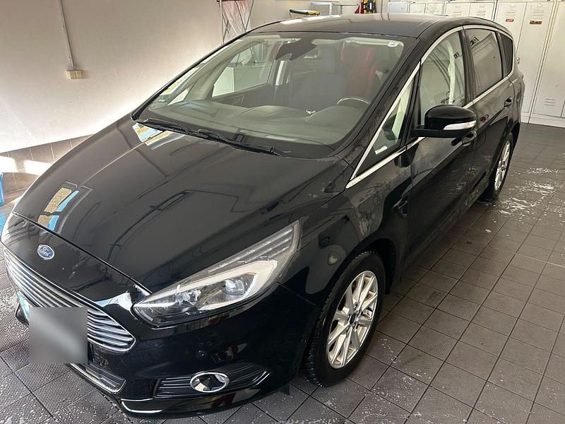 Gebraucht Ford S-MAX Titanium 150 PS (110 kW) 2017 Schwarz Van / Kleinbus