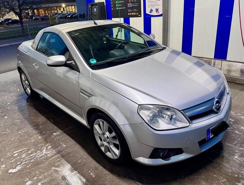 Silber Gebraucht 2006 Opel Tigra Sport Cabrio | 2.350 € (Fairer Preis) - Bild 1/4