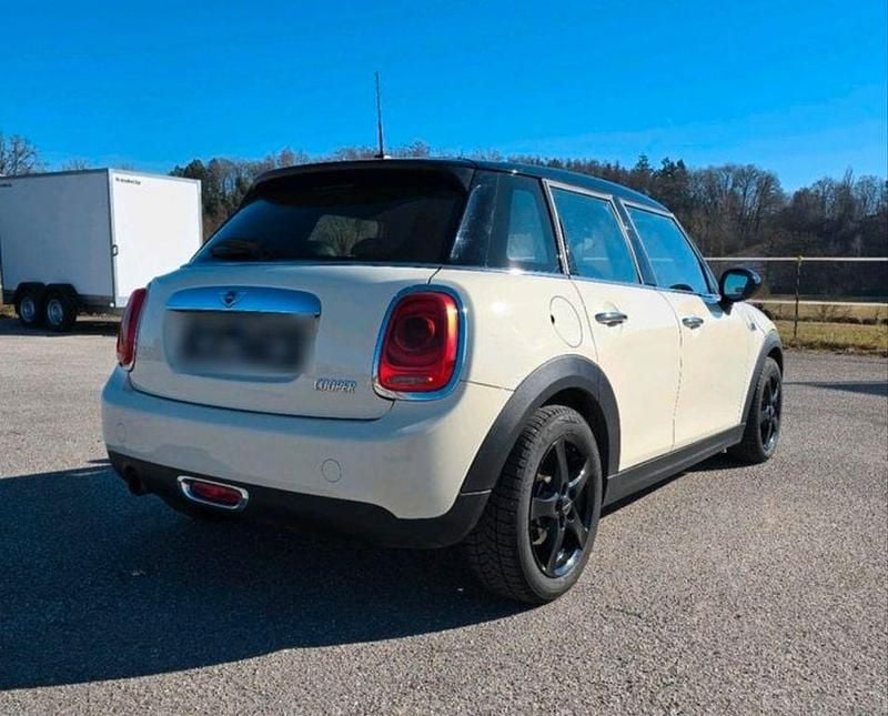 Używany Mini Cooper 136 KM (100 kW) 2015 Biały Hatchback