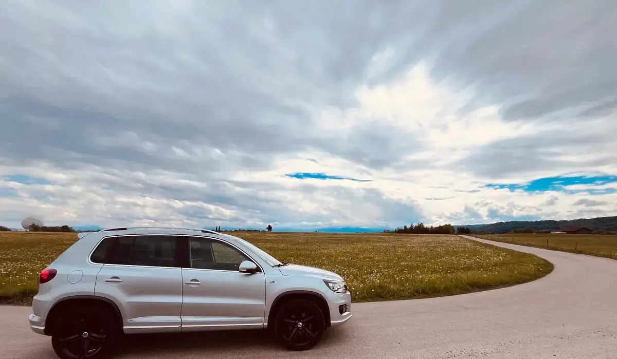 Gebraucht VW Tiguan R-line 125 PS (91 kW) 2016 Silber SUV