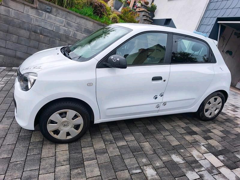 Weiß Gebraucht 2017 Renault Twingo Life Kleinwagen | 7.699 € (Fairer Preis) - Bild 1/4
