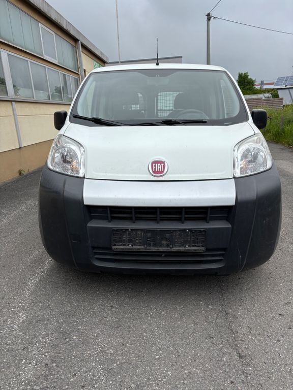 Weiß Gebraucht 2015 Fiat Fiorino Van / Kleinbus | 7.190 € (Fairer Preis) - Bild 1/4