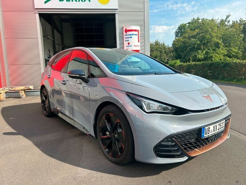 Gebraucht Cupra Born Basis 150 kW (204 PS) 2023 Vaporgrau Kleinwagen