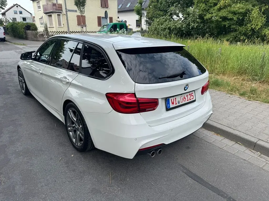 Gebraucht BMW 330 M Sport 258 PS (189 kW) 2017 Weiß Kombi