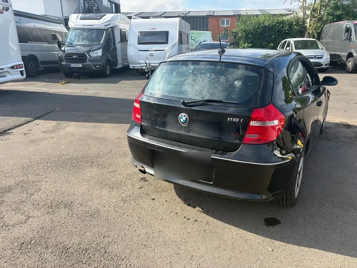 Gebraucht BMW 118 143 PS (105 kW) 2008 Schwarz Kleinwagen
