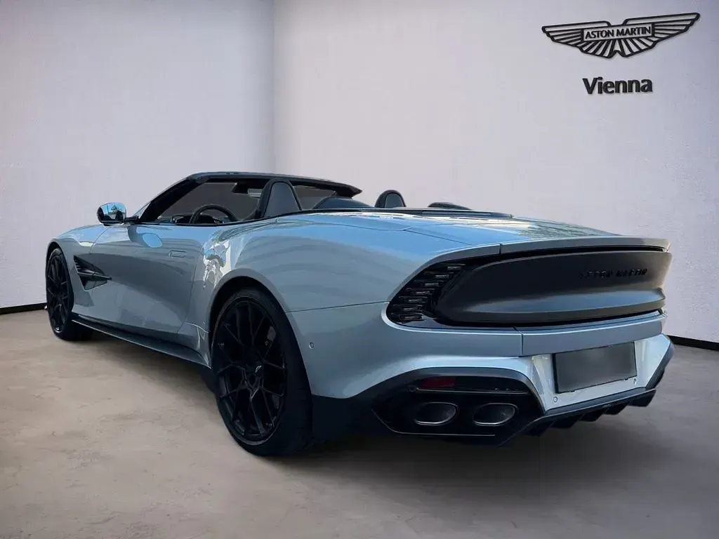 Neu Aston Martin Vanquish 835 PS (614 kW) 2026 Silber