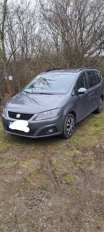 Grau Gebraucht 2015 Seat Alhambra Van / Kleinbus | 6.500 € (Guter Preis) - Bild 1/4