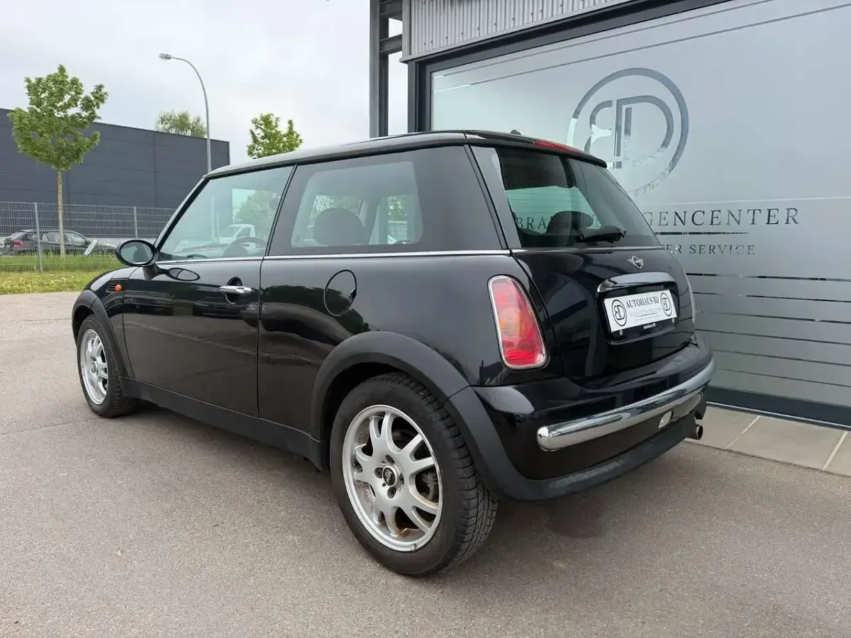 Gebraucht Mini ONE 90 PS (66 kW) 2004 Cosmos black Kleinwagen
