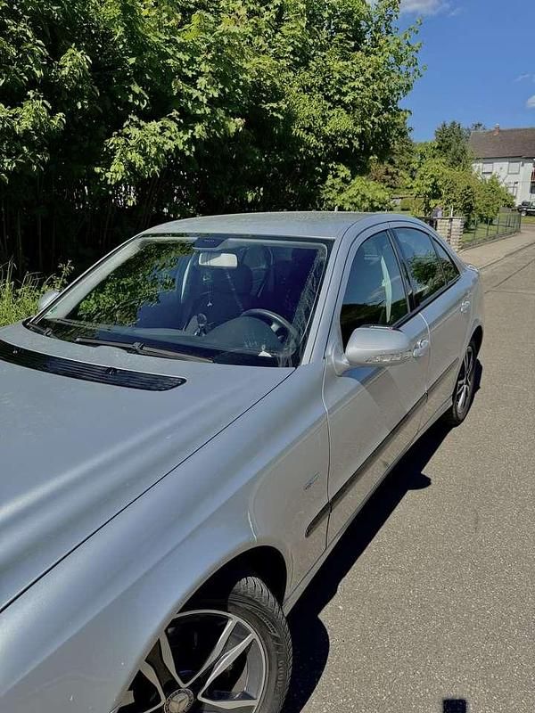 Gebraucht Mercedes E200 Classic 184 PS (135 kW) 2008 Limousine
