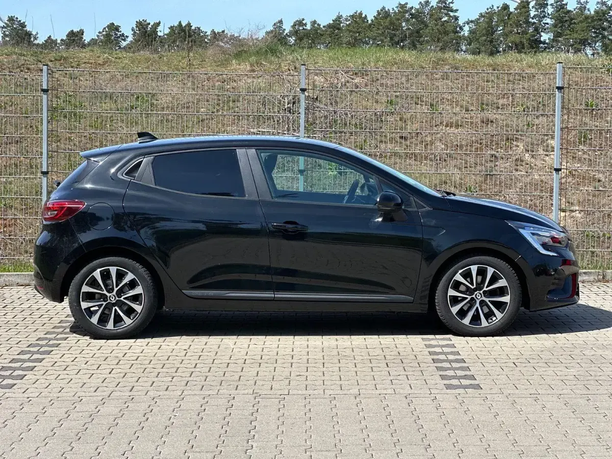 Gebraucht Renault Clio V Equilibre 94 PS (69 kW) 2023 Schwarz Limousine
