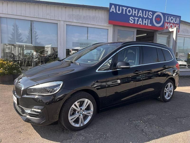 Saphirschwarz metallic Gebraucht 2020 BMW 218 Luxury Line Kombi | 21.990 € (Etwas zu teuer) - Bild 1/4