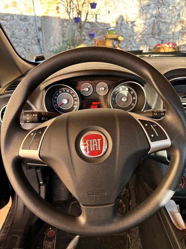 Schwarz Gebraucht 2017 Fiat Punto Kleinwagen | 5.000 € (Guter Preis) - Bild 1/4