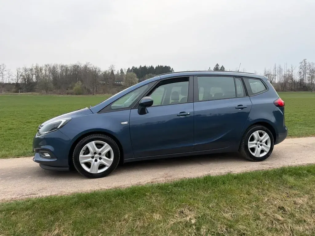 Gebraucht Opel Zafira Edition 131 PS (96 kW) 2017 Blau Van / Kleinbus