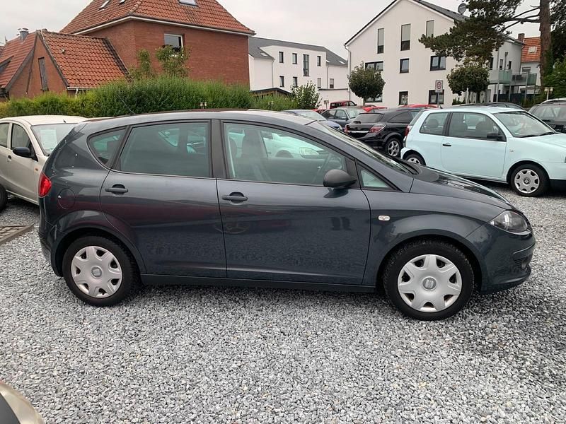 Gebraucht Seat Altea 105 PS (77 kW) 2006 Grau Van / Kleinbus